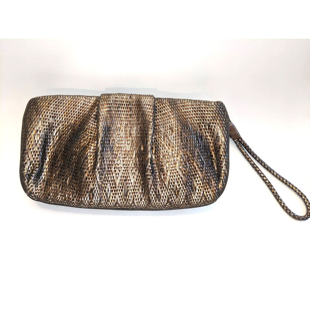 Metallic clutch woven diamond pattern